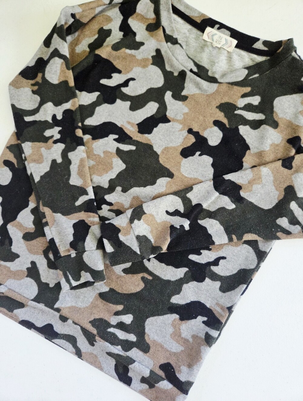 Pink Rose Cozy Long Sleeve Camo Crewneck Sweatshirt Soft Knit Small